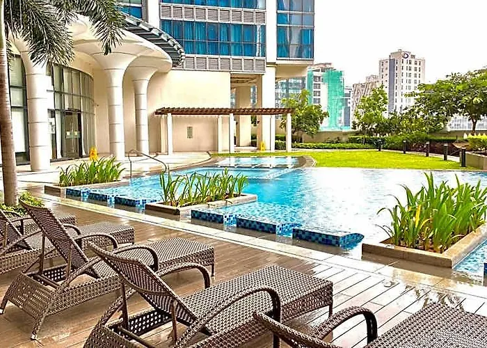 Lovely 1 Bedroom View In Uptown Bgc 4* 마닐라