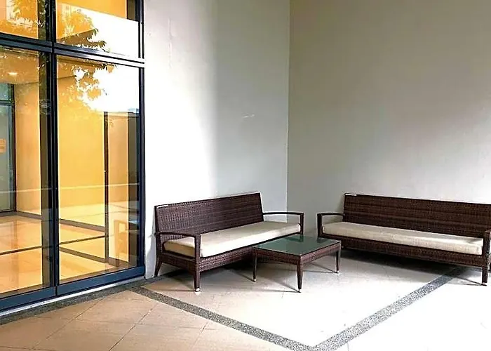 Lovely 1 Bedroom View In Uptown Bgc 호텔 4*