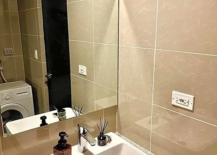 Lovely 1 Bedroom View In Uptown Bgc 호텔