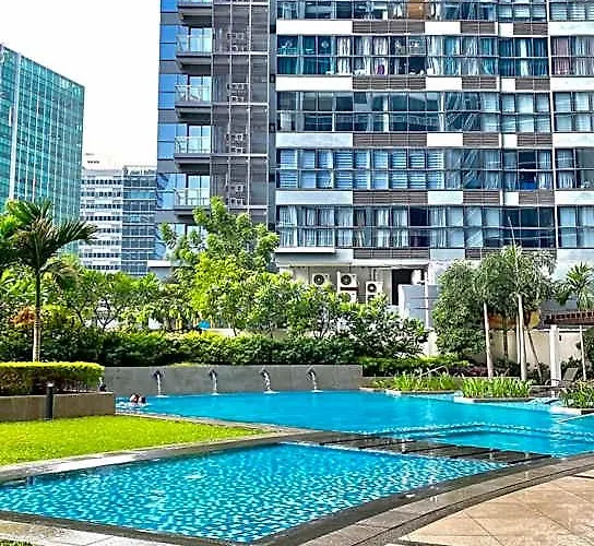Lovely 1 Bedroom View In Uptown Bgc 호텔 4*