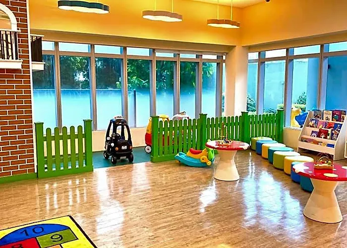 Lovely 1 Bedroom View In Uptown Bgc 4* 마닐라