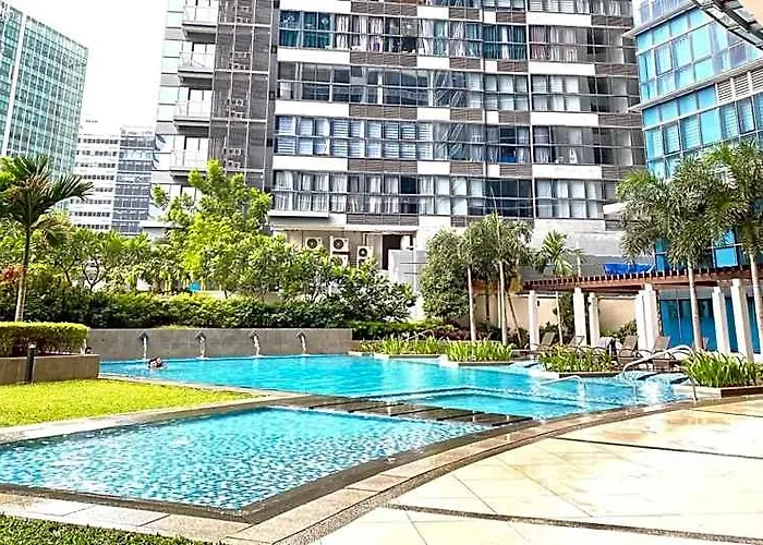 Lovely 1 Bedroom View In Uptown Bgc 4* 마닐라