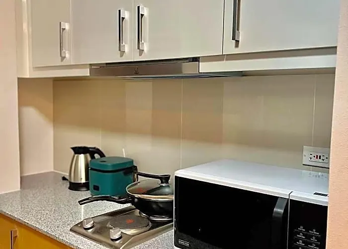 Lovely 1 Bedroom View In Uptown Bgc 4* 마닐라
