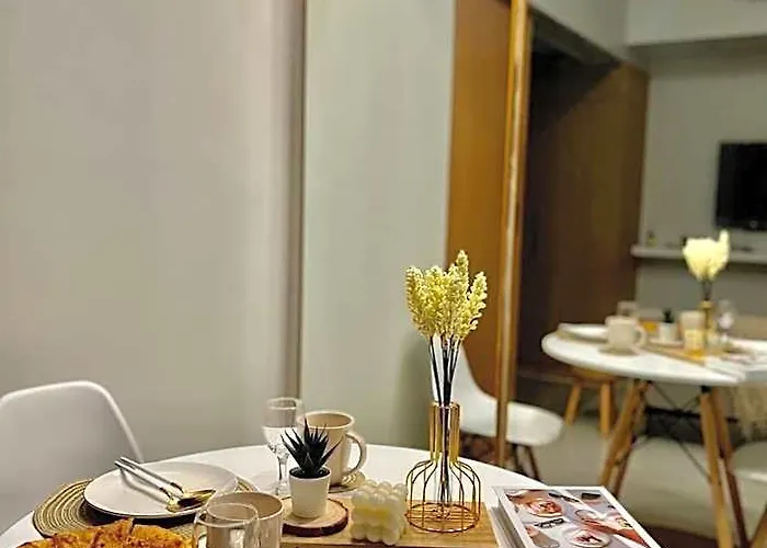 호텔 Lovely 1 Bedroom View In Uptown Bgc 4*